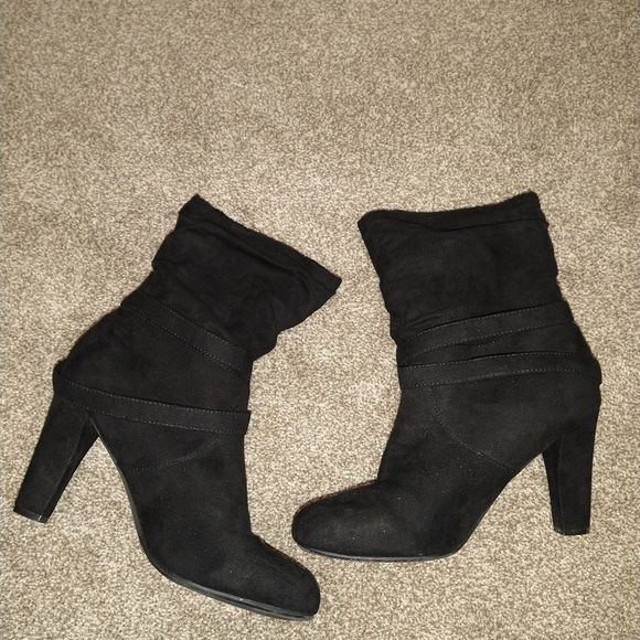 Express Women's Faux Suede Fringe Heel Booties Size 9 - Picture 4 of 12